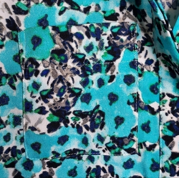 Ann Taylor Sleeveless Floral Button Down Size XSP - Picture 3 of 6